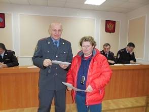 Девушка-таксист обезвредила вооружённого грабителя Девушка-таксист обезвредила вооружённого грабителя