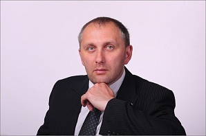 Отговоркой назвал хабаровский депутат отказ надзорных органов от плановых проверок такси Отговоркой назвал хабаровский депутат отказ надзорных органов от плановых проверок такси